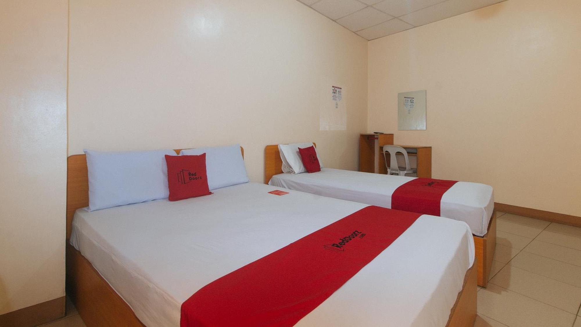 Reddoorz @ Asiana Pension Inn มันดาเวซิตี้ ภายนอก รูปภาพ