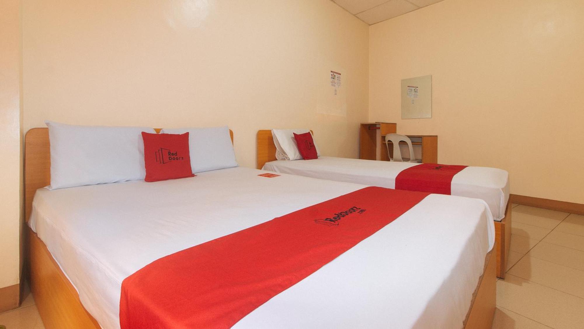 Reddoorz @ Asiana Pension Inn มันดาเวซิตี้ ภายนอก รูปภาพ
